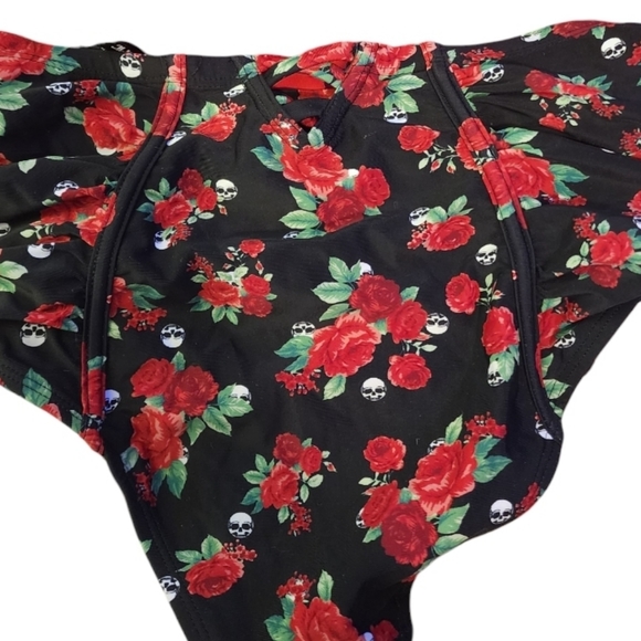 NWOT skulls and roses hot topic bikini - Picture 2 of 6